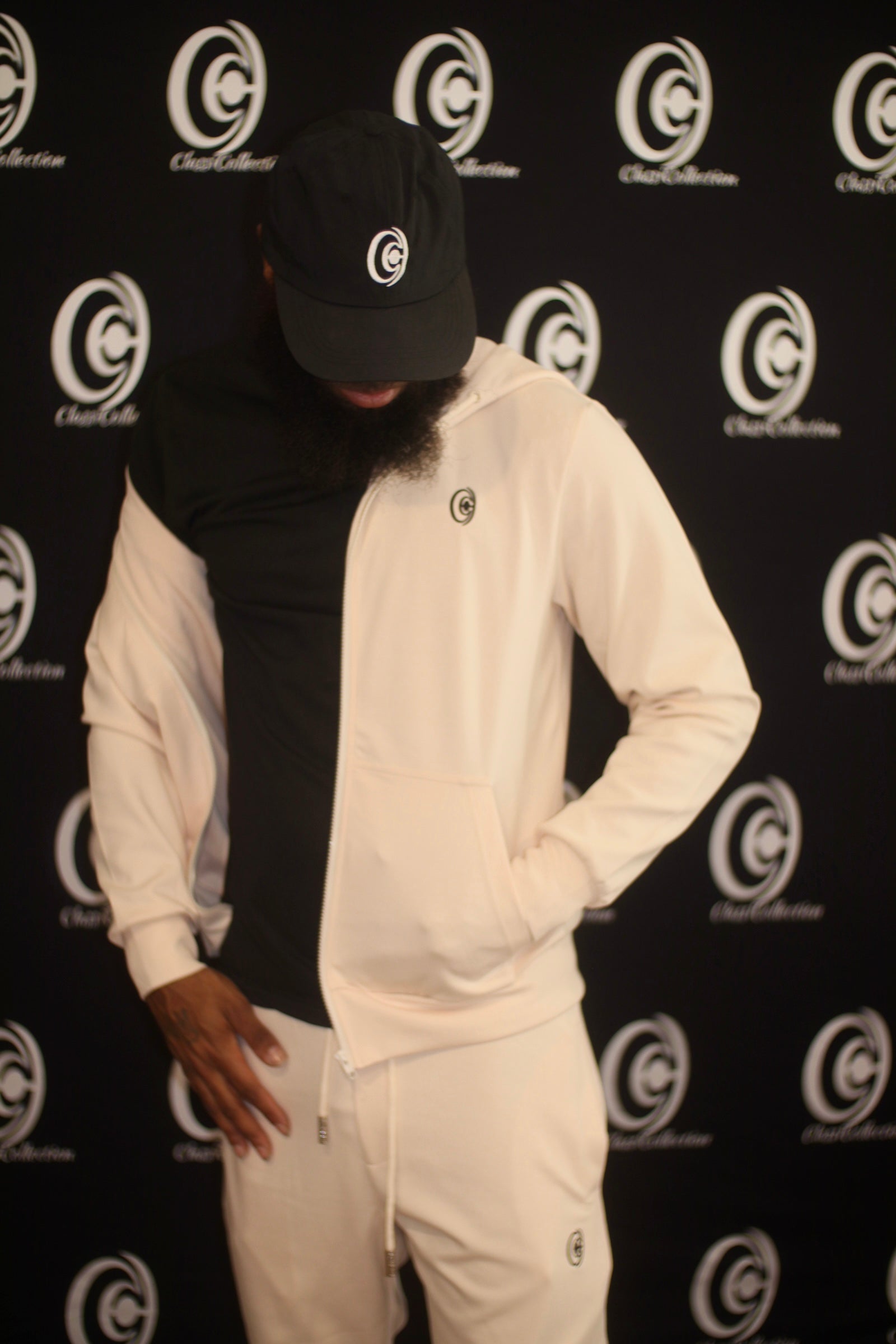 STURDY SWEATSUIT
