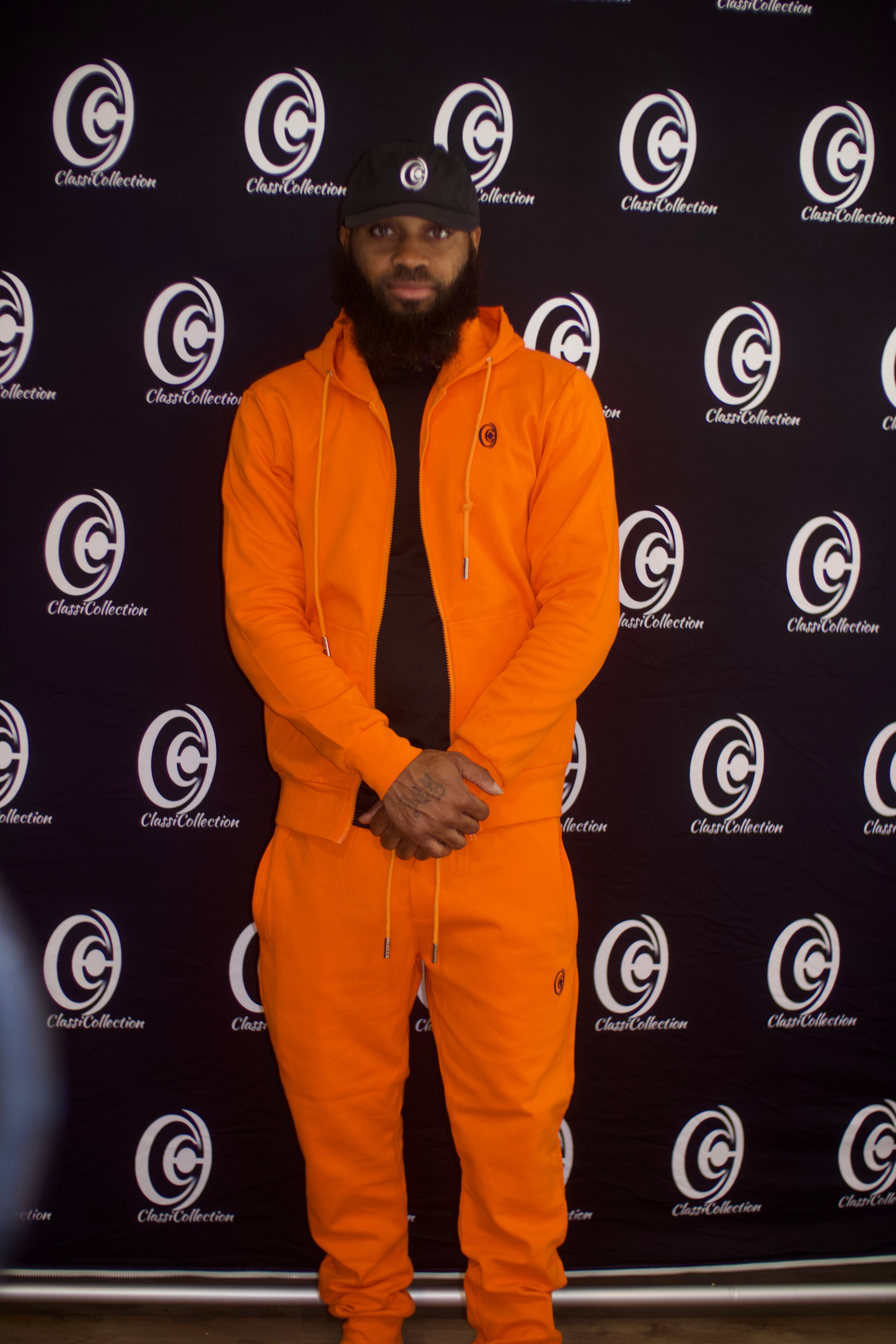 STURDY SWEATSUIT